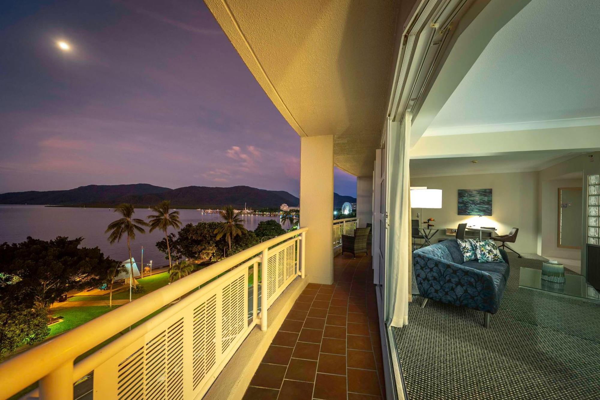 Doubletree By Hilton Cairns Ξενοδοχείο Εξωτερικό φωτογραφία